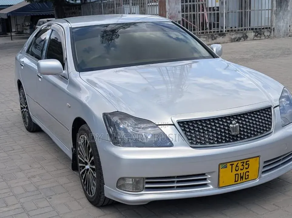 Toyota Crown Royale 2005 Silver