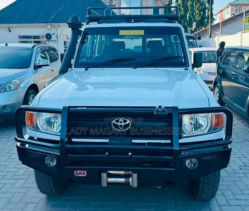 Toyota Land Cruiser 2020 White