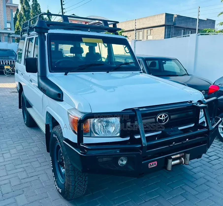 Toyota Land Cruiser 2020 White