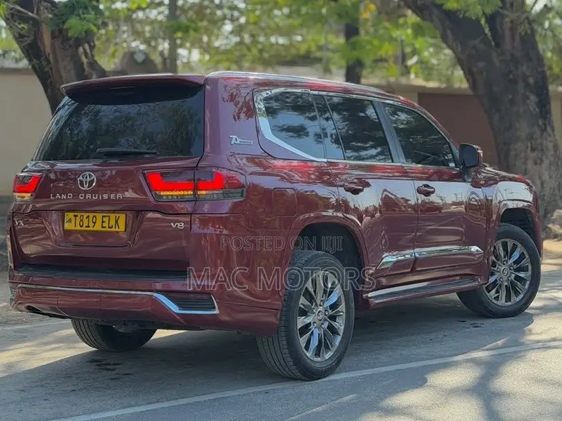 Toyota Land Cruiser 2023 Maroon