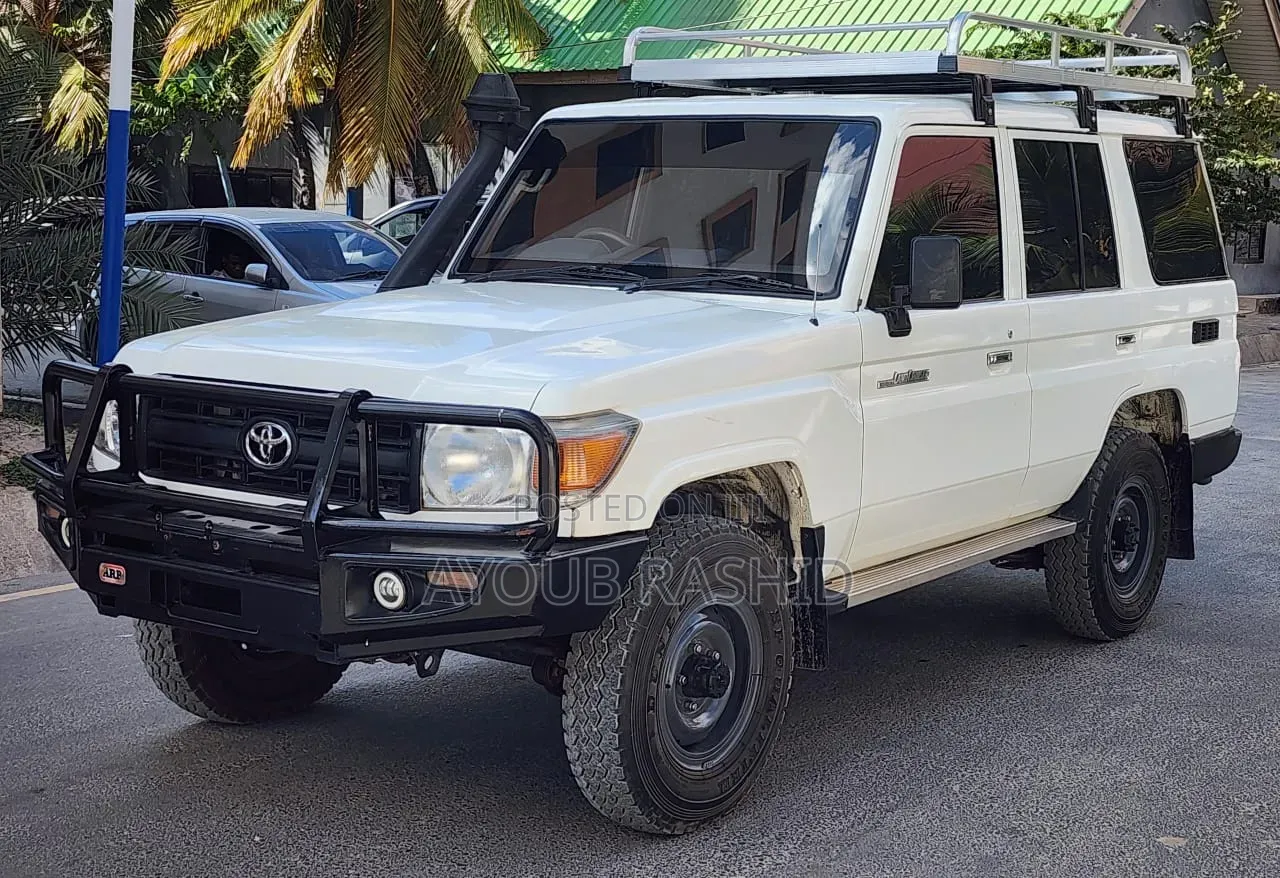 Toyota Land Cruiser 2018 White