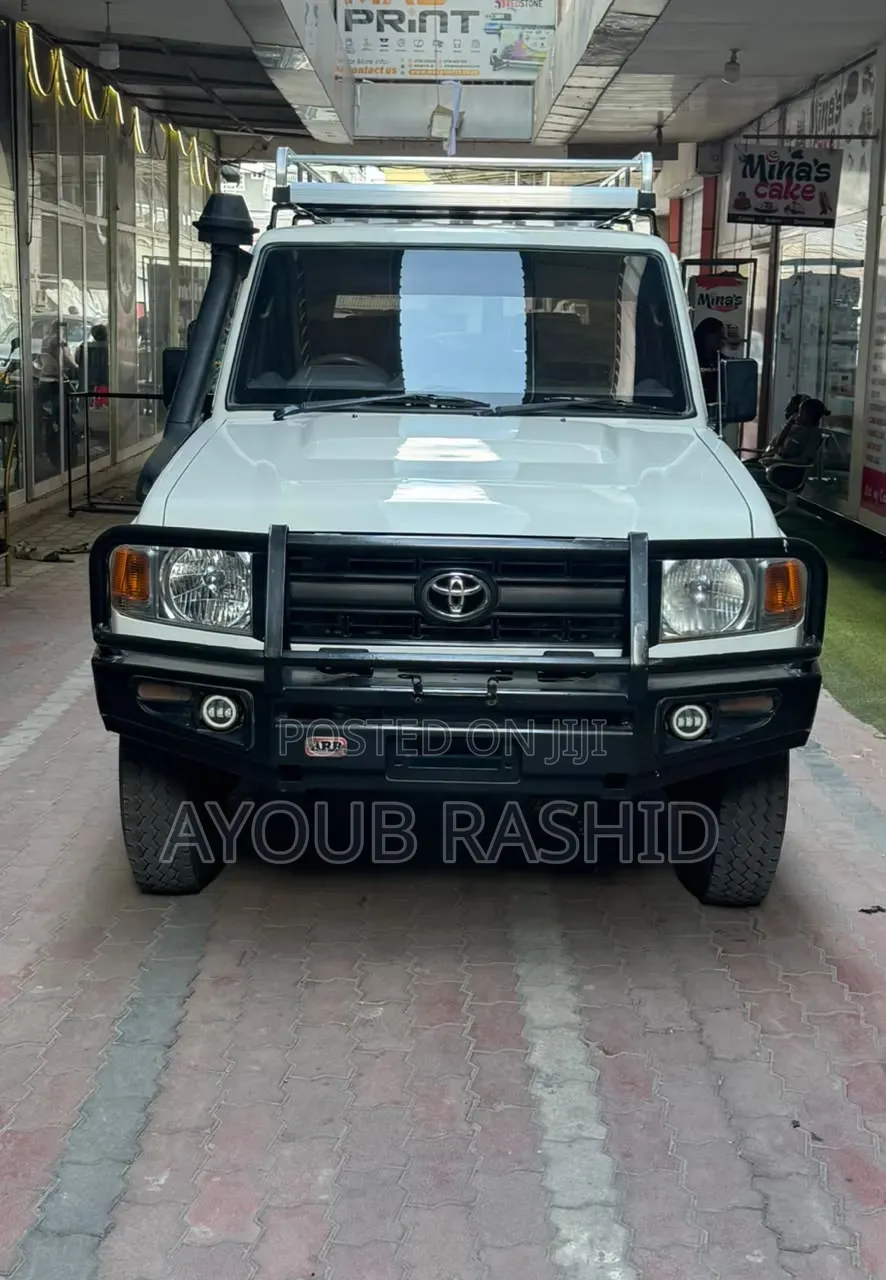 Toyota Land Cruiser 2018 White