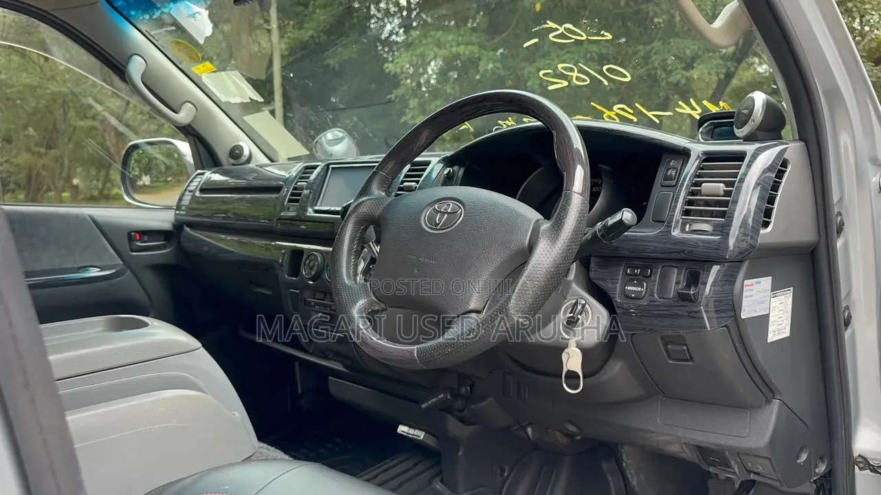 Toyota HiAce 2008 Silver