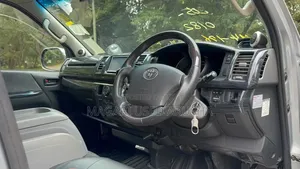 Toyota HiAce 2008 Silver