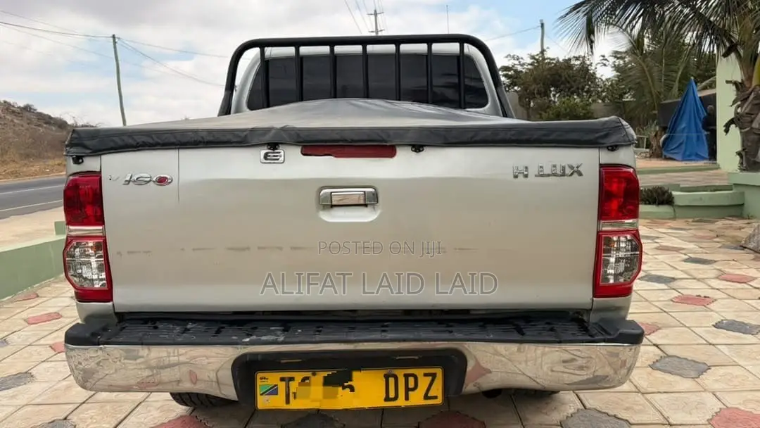 Toyota Hilux 2010 Silver