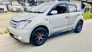 Toyota IST 2004 Silver