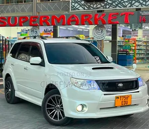 Subaru Forester 2010 Pearl
