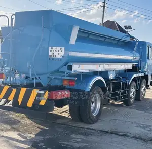 Mitsubishi Fuso Tanker Lita 10,000