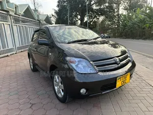 Toyota IST 2004 Black