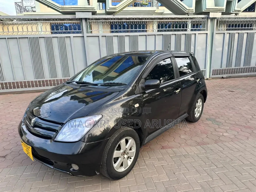 Toyota IST 2004 Black