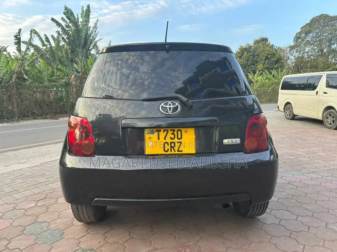 Toyota IST 2004 Black