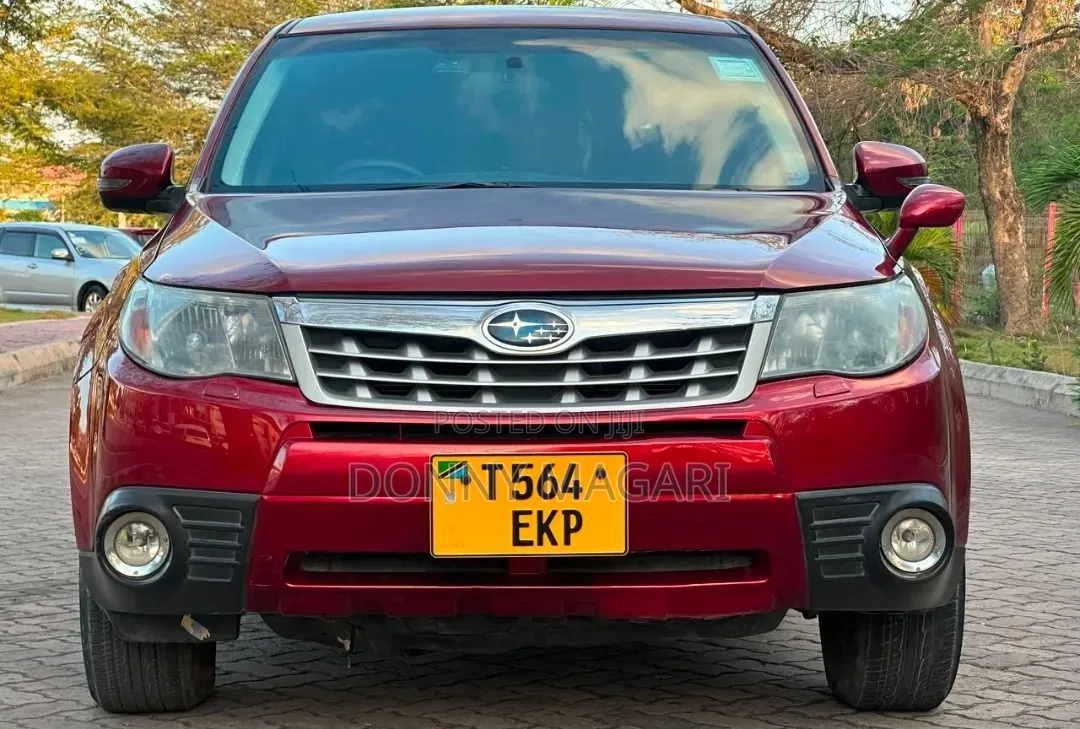 Subaru Forester 2011 Maroon