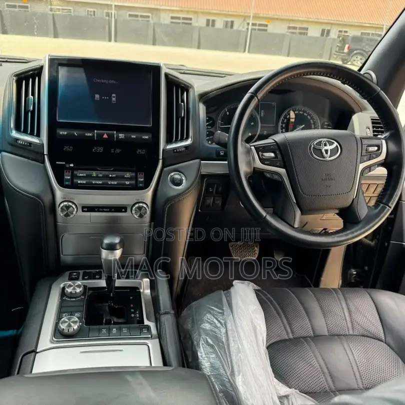Toyota Land Cruiser 2021 Black