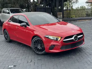 Mercedes-Benz C180 2020 Red