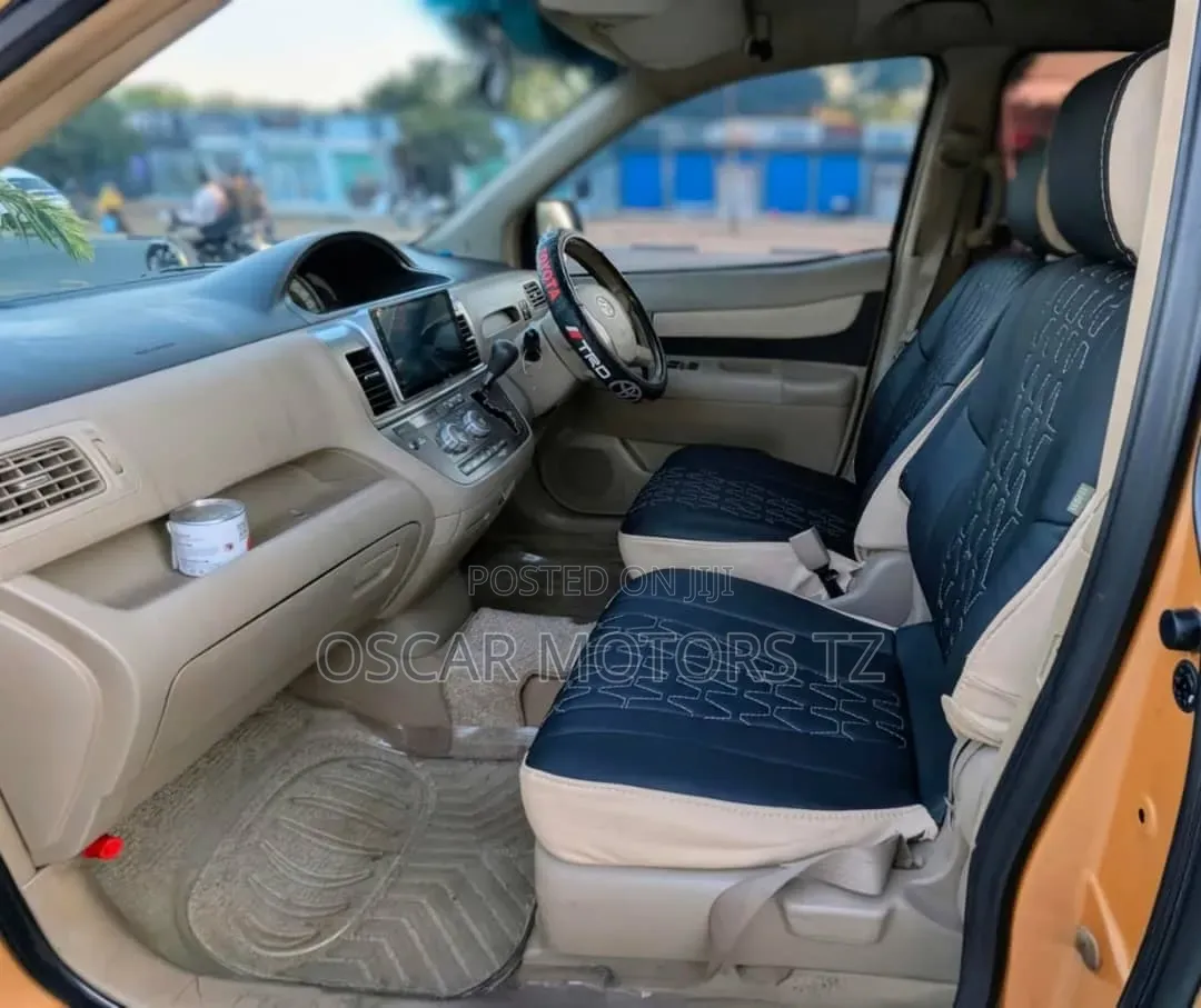 Toyota Raum 2006 Gold