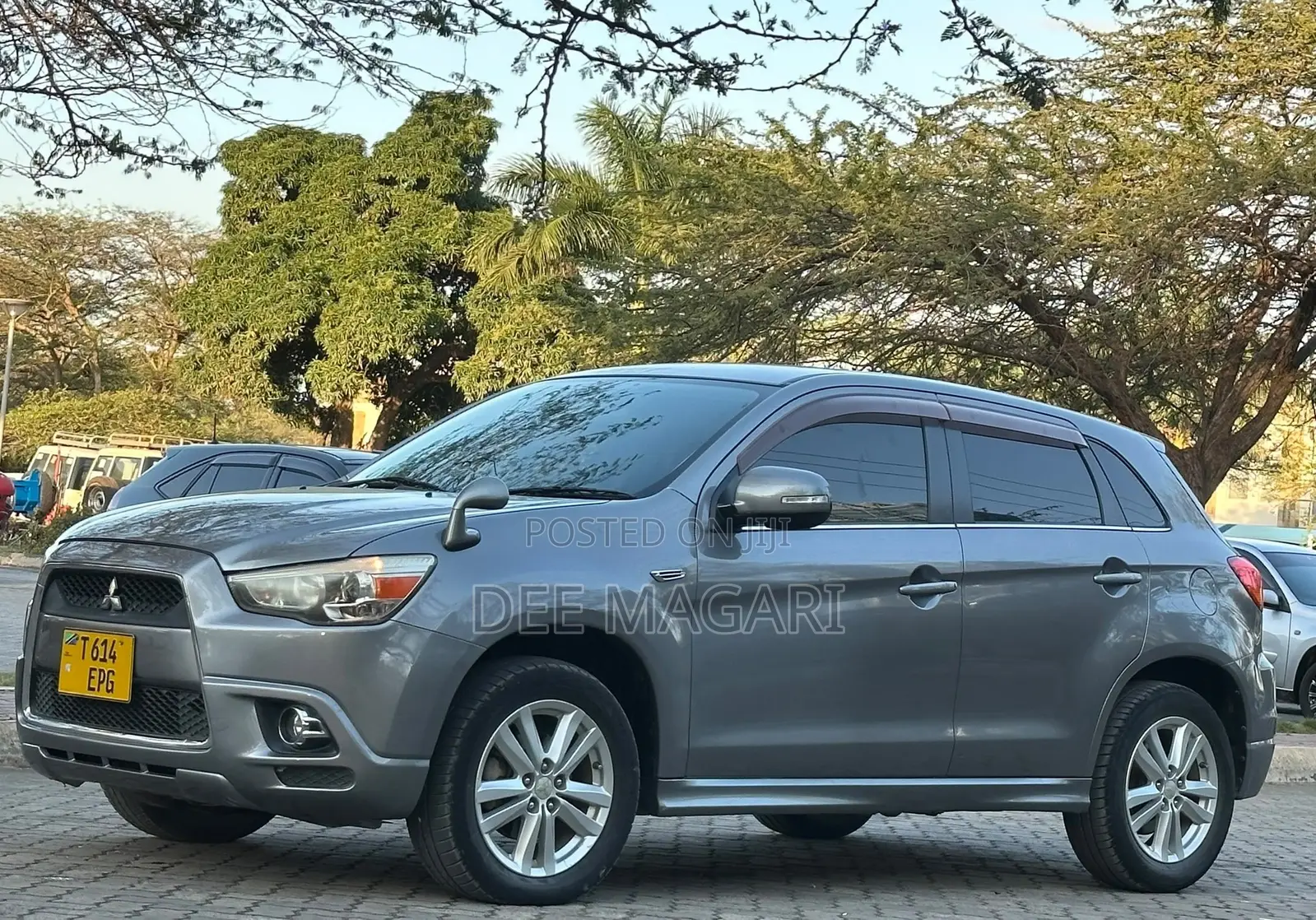 Mitsubishi RVR 2.0 2011 Gray