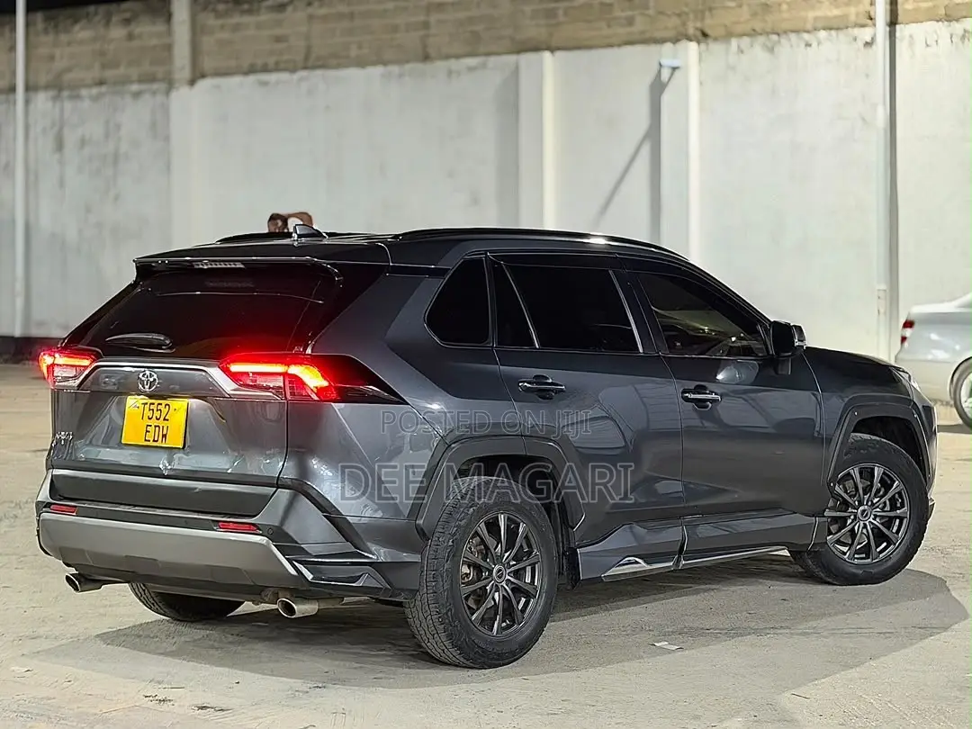 Toyota RAV4 2021 Gray