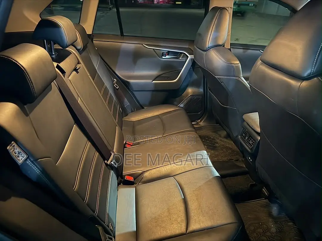 Toyota RAV4 2021 Gray