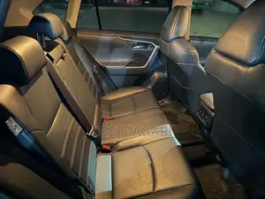 Toyota RAV4 2021 Gray