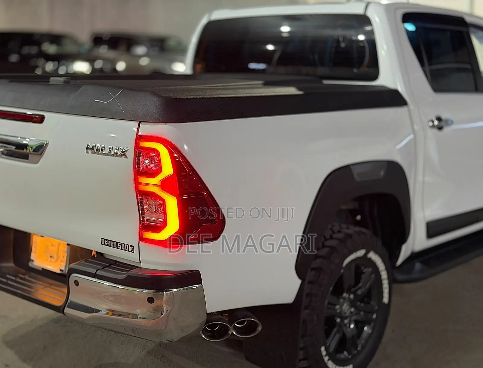 Toyota Hilux 2022 White