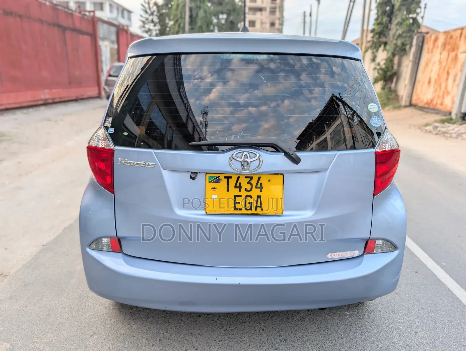 Toyota Ractis 2013 Blue