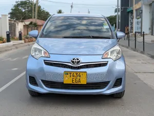 Toyota Ractis 2013 Blue