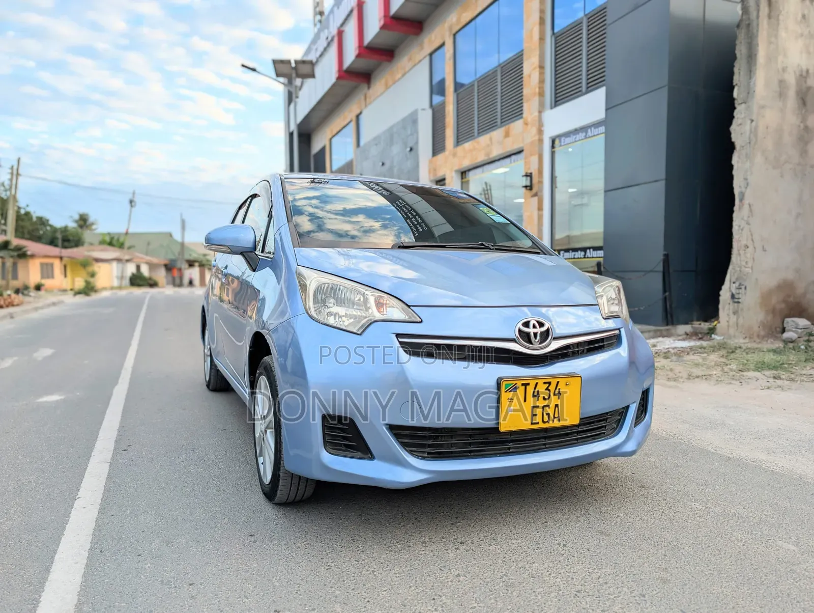 Toyota Ractis 2013 Blue
