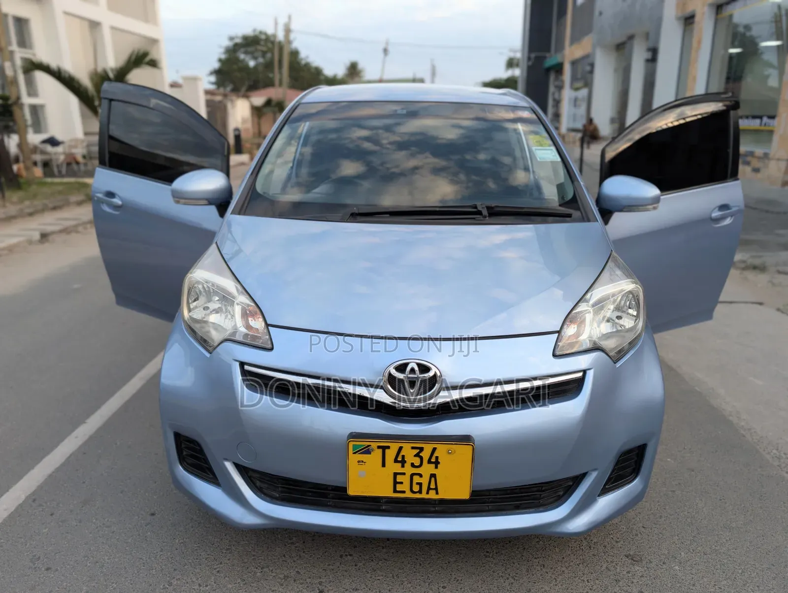 Toyota Ractis 2013 Blue