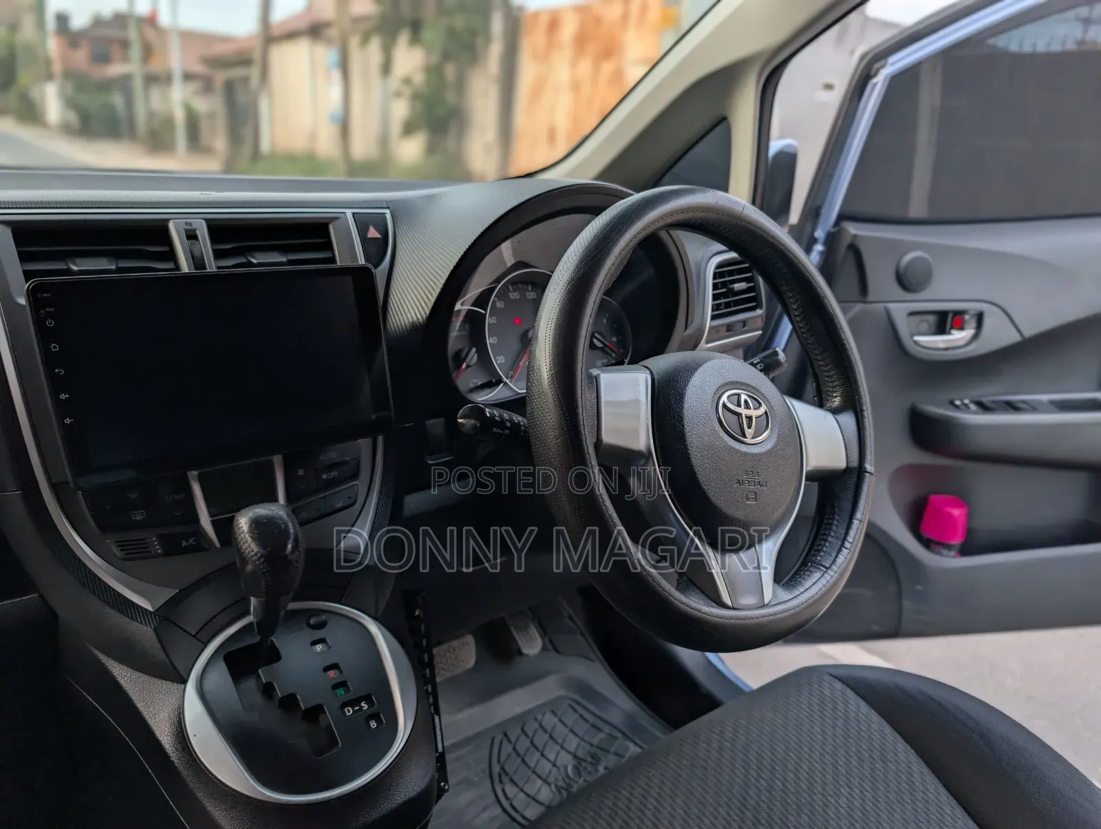 Toyota Ractis 2013 Blue