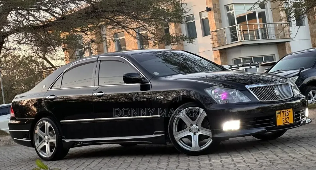 Toyota Crown 2006 Black