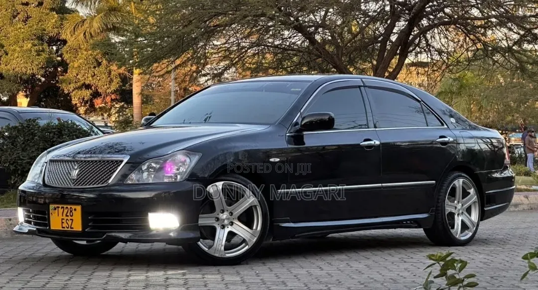 Toyota Crown 2006 Black