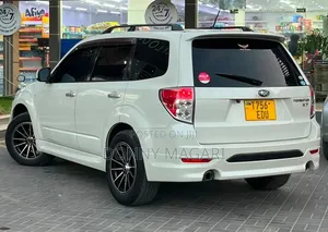 Subaru Forester 2010 White