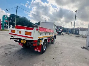 Mitsubishi Canter Tipper
