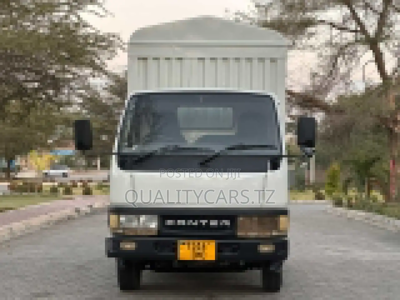 Mitsubishi Canter 2001 White
