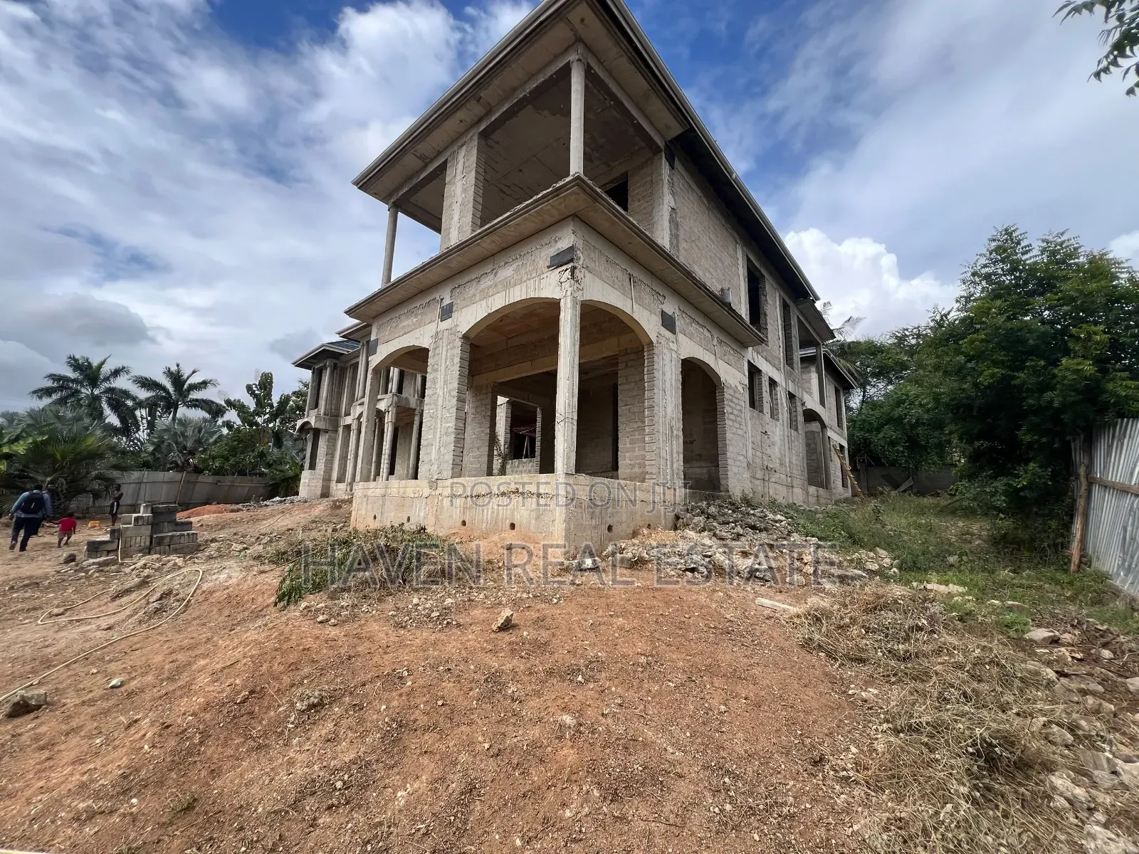 6bdrm House in Bunju for sale