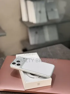 New Apple iPhone 17 Pro Max 256 GB Silver