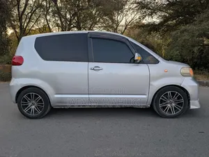 Toyota Porte 2004 Silver