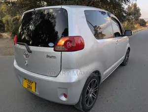 Toyota Porte 2004 Silver