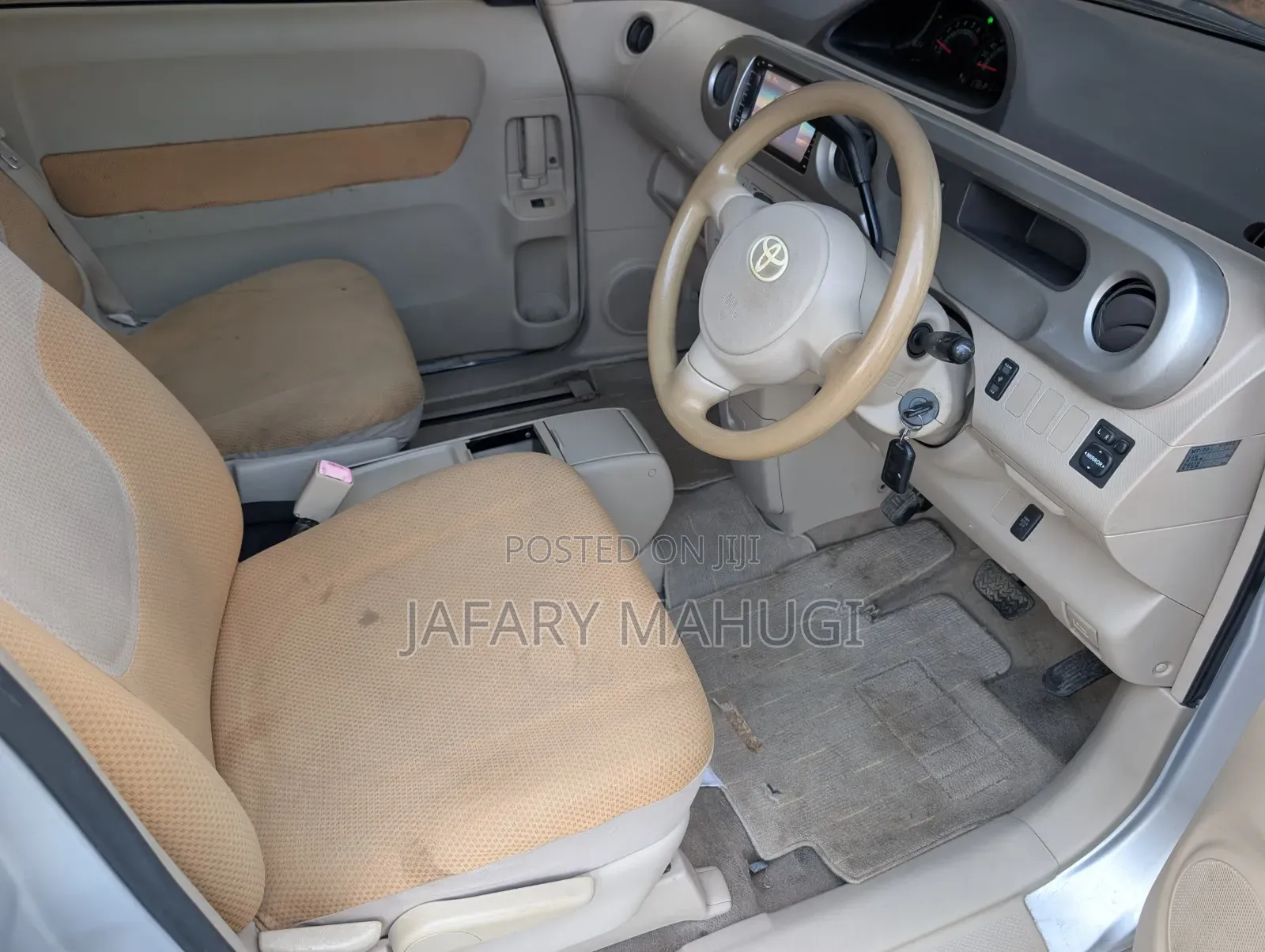Toyota Porte 2004 Silver