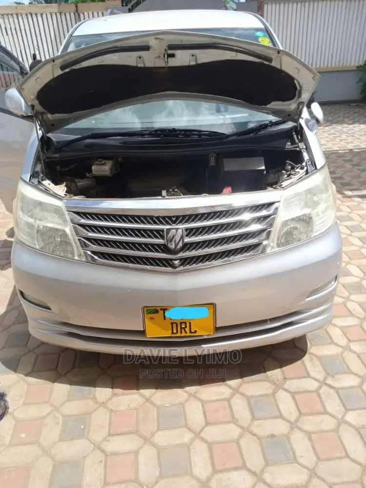 Toyota Alphard 2005 Silver