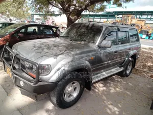 Toyota Land Cruiser 2021 Gray