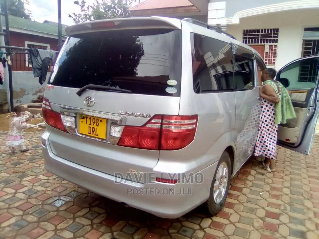 Toyota Alphard 2005 Silver