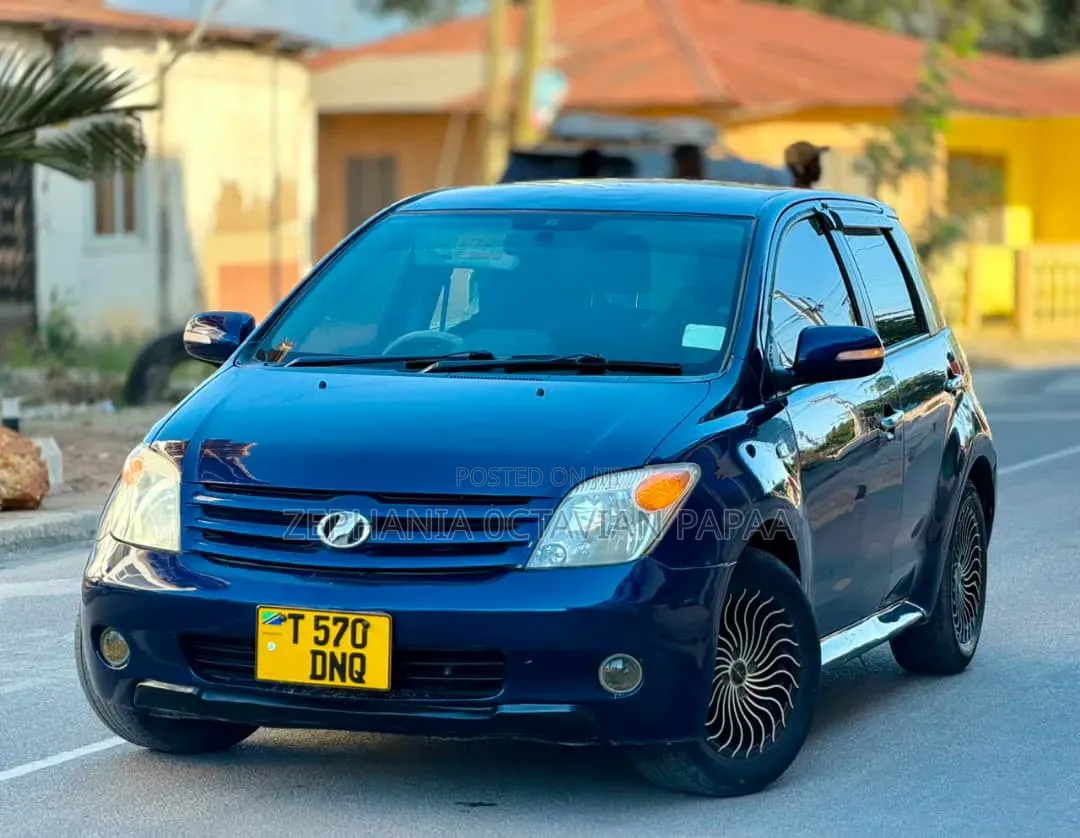 Toyota IST 2004 Blue