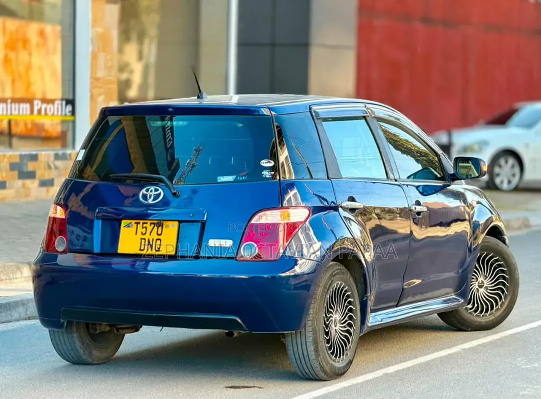 Toyota IST 2004 Blue