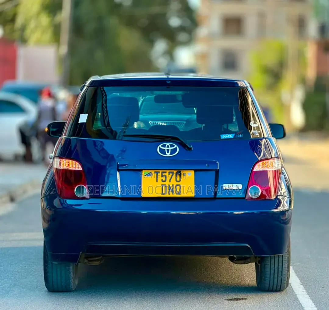 Toyota IST 2004 Blue