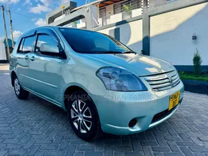 Toyota Raum 2004 Blue