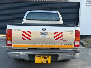 Toyota Hilux 2014 Silver