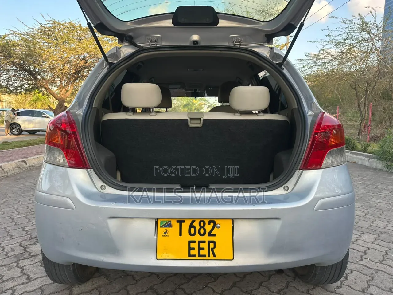 Toyota Vitz 2005 Blue