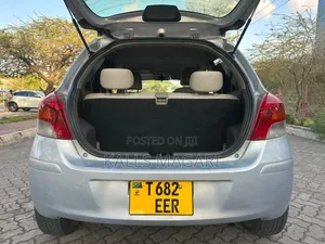 Toyota Vitz 2005 Blue