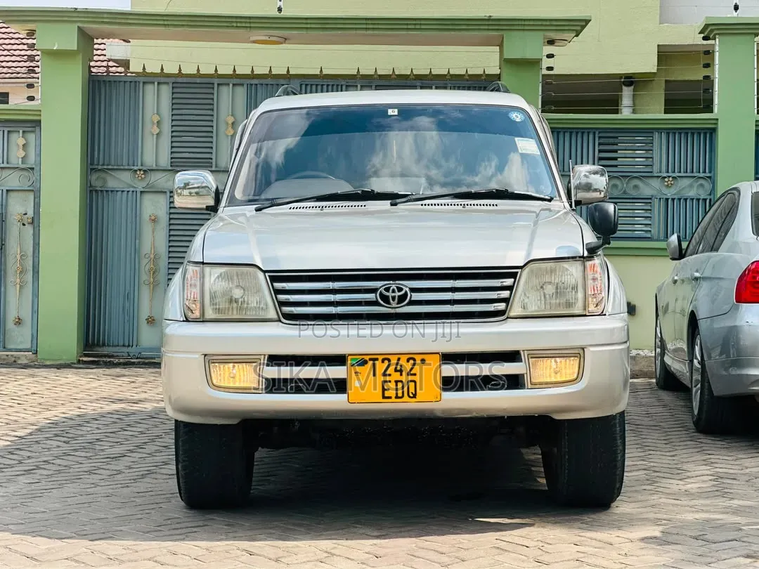 Toyota Land Cruiser Prado 2001 Silver